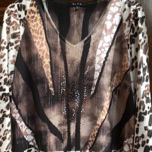 Brown, White, and Tan 3/4 Length Sleeve Shirt